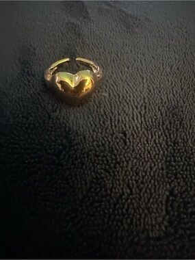 Affordable Fashion Finds Shiny Gold Heart Ring
